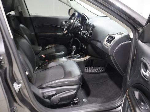 Used 2018 Jeep Compass Latitude w/ Cold Weather Group AWD/4WD image 21
