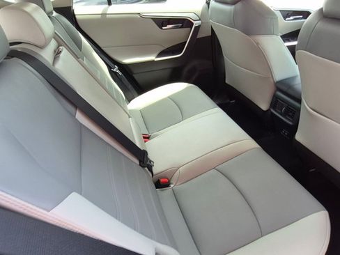 Used 2022 Toyota RAV4 XLE Premium FWD image 20