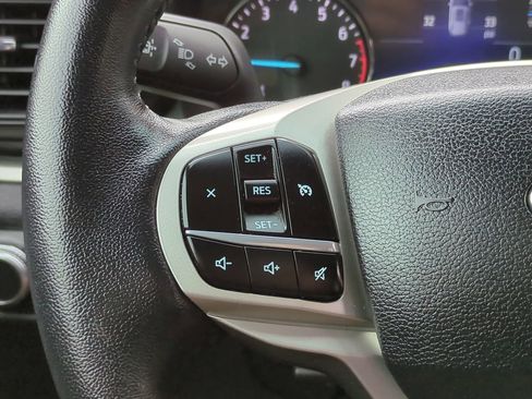 Used 2021 Ford Explorer XLT image 24