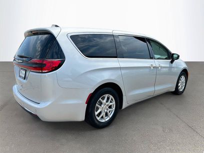 Used 2024 Chrysler Pacifica Touring-L