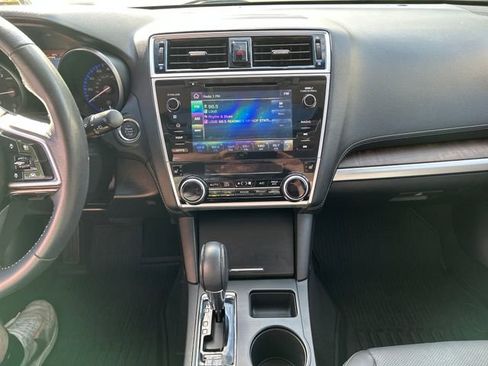 Used 2018 Subaru Outback 2.5i Limited image 18