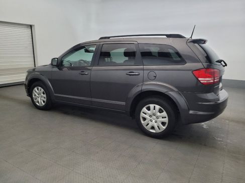 Used 2019 Dodge Journey SE FWD image 3