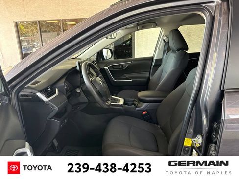Used 2021 Toyota RAV4 LE AWD/4WD image 15