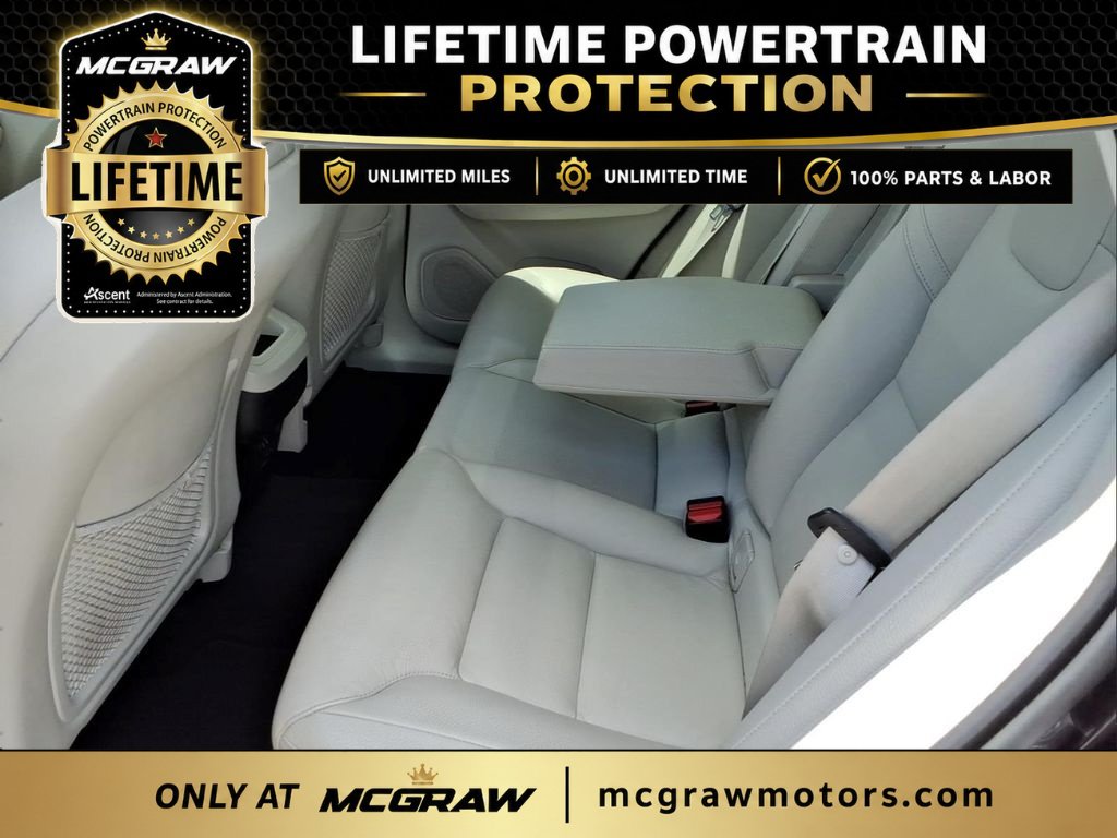 Used 2023 Volvo XC60 B5 Core FWD image 17