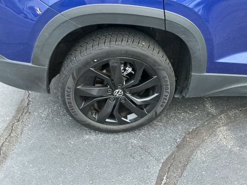 Certified 2023 Volkswagen Taos SE w/ Black Wheel Package image 26