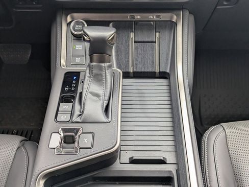 Used 2024 Lexus GX 550 550 Luxury w/ Accessory Package (Z1) image 19