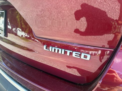 Used 2025 Jeep Grand Cherokee L Limited w/ Luxury Tech Group II AWD/4WD image 16