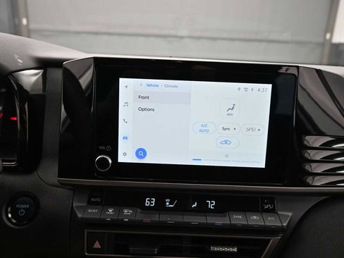 Used 2025 Toyota Camry LE w/ Convenience Package image 16