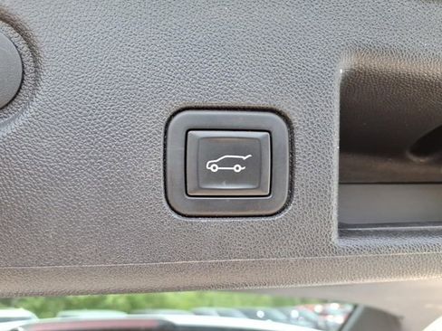 Used 2023 Chevrolet Equinox LT AWD/4WD image 13