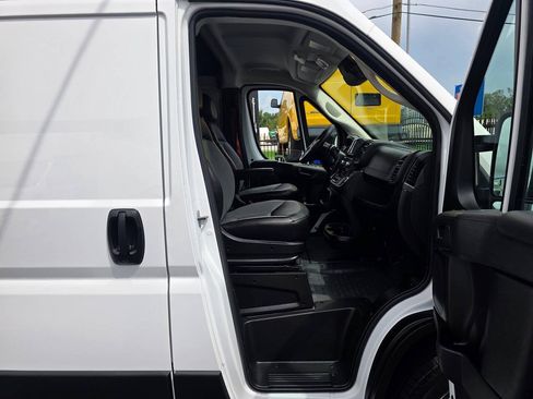 Used 2023 RAM ProMaster 3500 w/ Lane Management Group FWD image 13