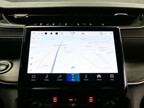 Used 2023 Jeep Grand Cherokee Limited image 20