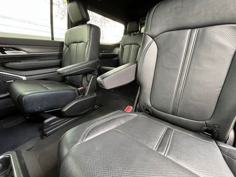 Used 2024 Jeep Wagoneer Series II AWD/4WD image 27