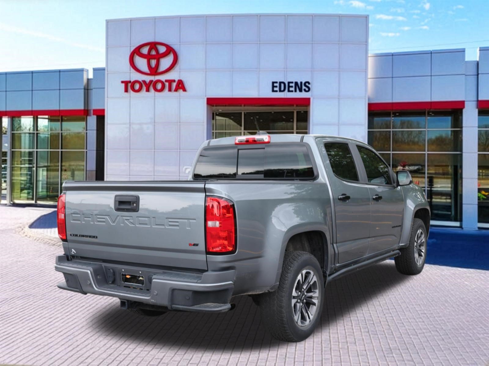 Used 2022 Chevrolet Colorado Z71 AWD/4WD image 3