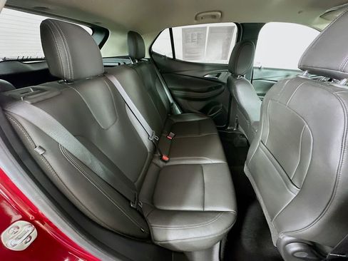 Used 2024 Buick Encore GX Sport Touring image 32