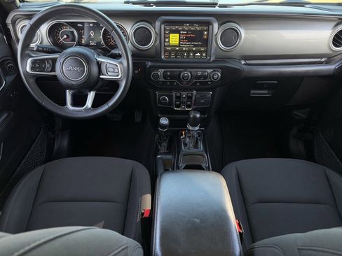 Used 2023 Jeep Gladiator Overland image 12