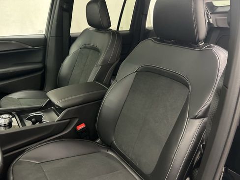 New 2025 Jeep Grand Cherokee Altitude image 23