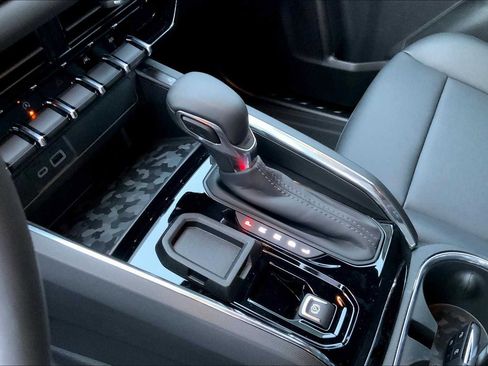 New 2025 GMC Canyon Elevation w/ Convenience Package image 6