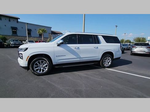 New 2026 Chevrolet Suburban Premier image 22