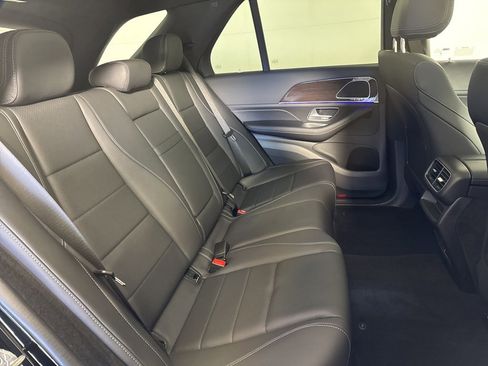 Used 2025 Mercedes-Benz GLE 450e 4MATIC image 16