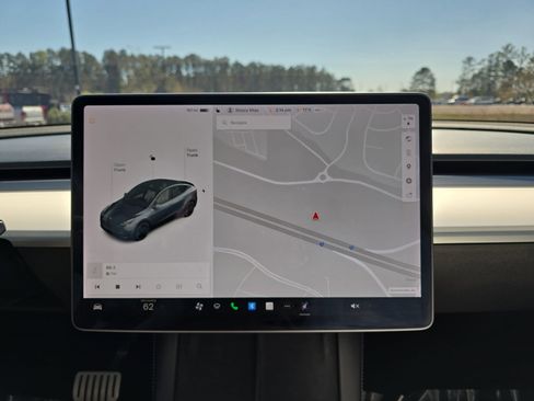 Used 2021 Tesla Model Y Performance image 23