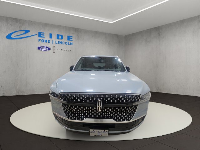 New 2027 Lincoln Navigator L Reserve AWD/4WD image 4