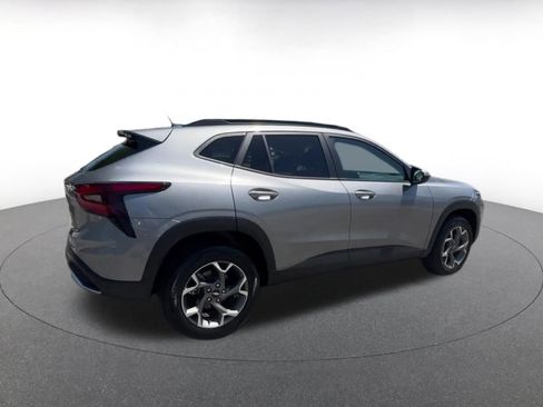 Used 2025 Chevrolet Trax LT image 15