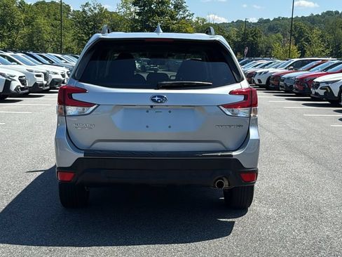 Certified 2022 Subaru Forester Limited AWD/4WD image 5