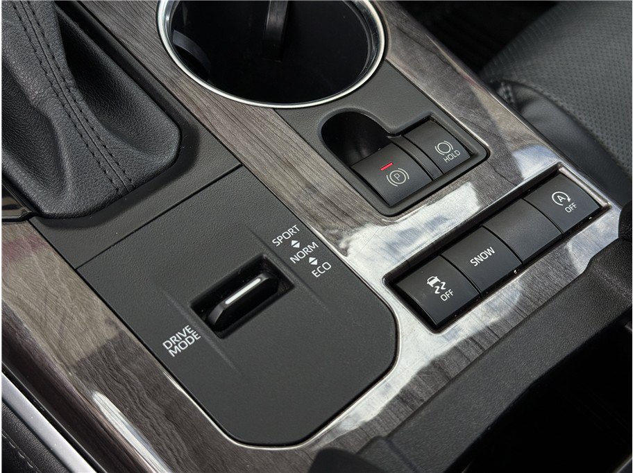 Used 2022 Toyota Highlander Platinum FWD image 17