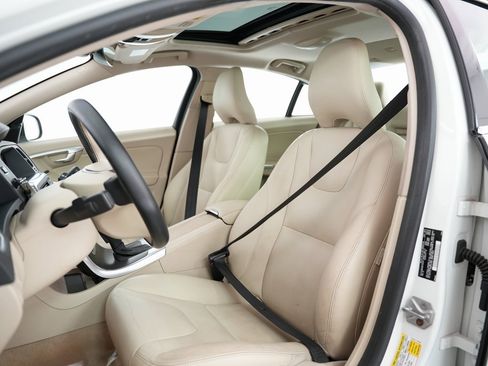 Used 2015 Volvo S60 T5 Platinum image 44