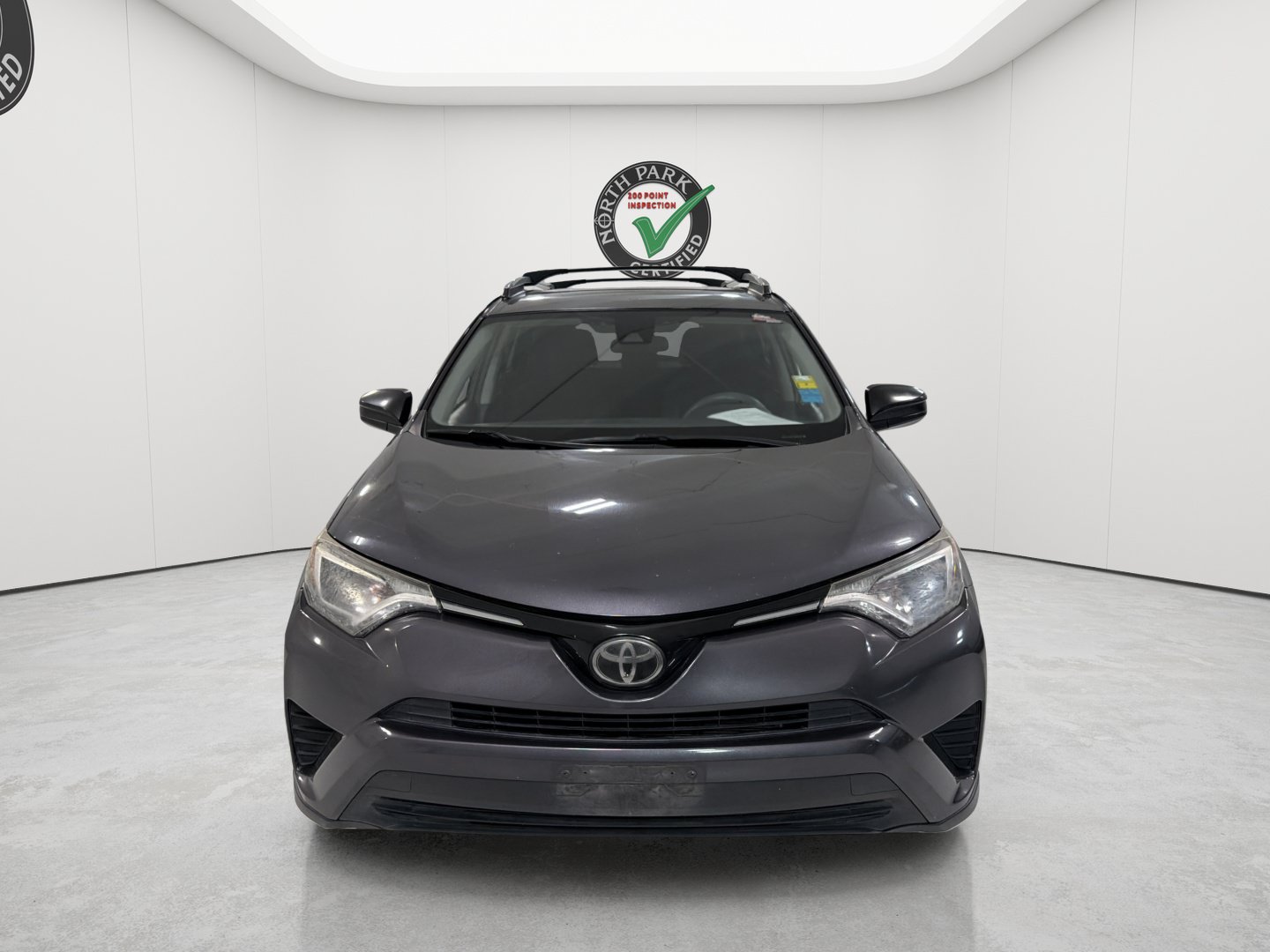 Used 2018 Toyota RAV4 LE FWD image 8