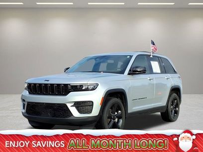 Used 2022 Jeep Grand Cherokee Altitude