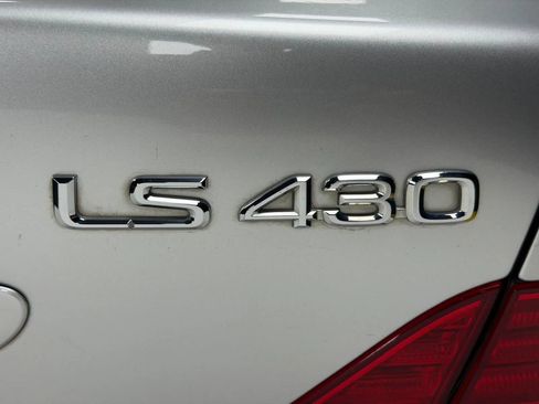 Used 2004 Lexus LS 430 RWD image 17