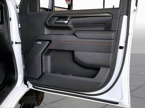 Used 2024 GMC Sierra 2500 AT4 w/ AT4 Premium Plus Package AWD/4WD image 23