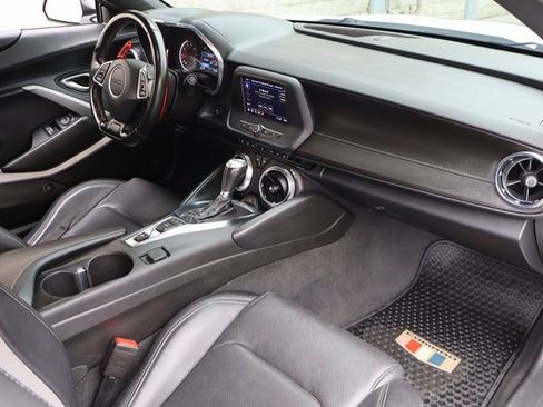 Used 2021 Chevrolet Camaro LT image 25
