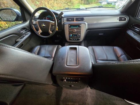 Used 2009 Chevrolet Tahoe LT w/ Luxury Package image 2