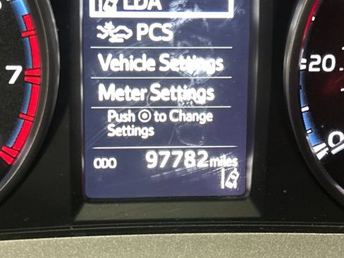 Used 2018 Toyota RAV4 LE w/ All Weather Liner Package FWD image 23