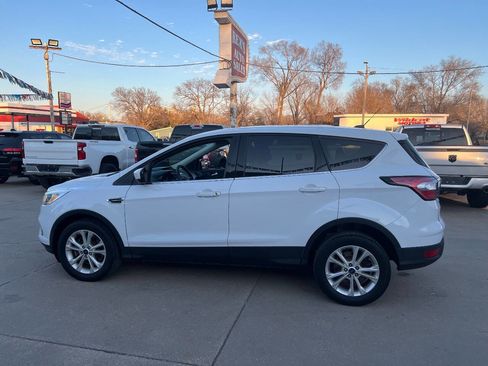 Used 2017 Ford Escape SE image 7
