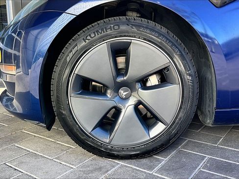Used 2022 Tesla Model 3 Long Range image 9