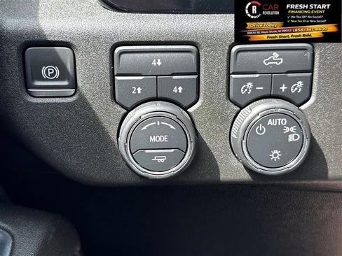 Used 2024 Chevrolet Silverado 2500 LT AWD/4WD image 32