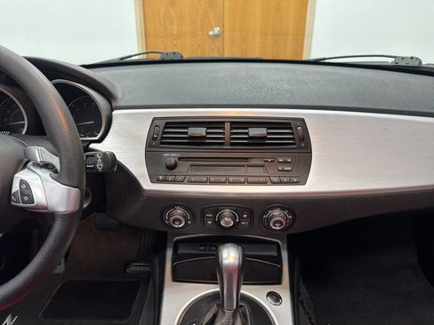 Used 2008 BMW Z4 3.0si RWD image 16