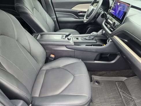 Certified 2026 Toyota Grand Highlander AWD image 13