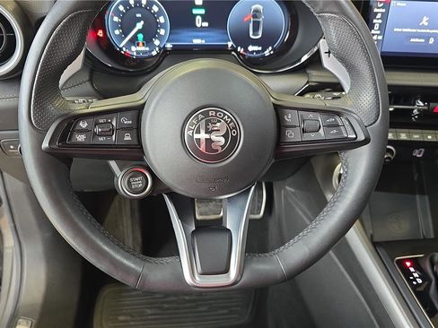 Used 2024 Alfa Romeo Tonale Veloce image 28