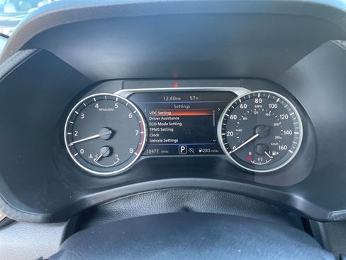 Used 2025 Nissan Sentra SV image 39