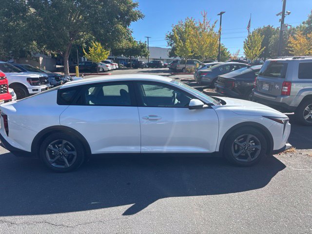 Used 2025 Kia K4 FWD image 3
