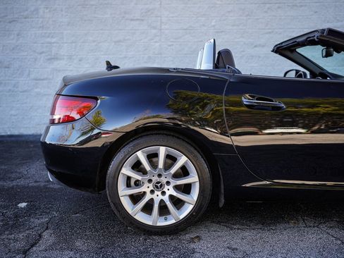 Used 2019 Mercedes-Benz SLC 300 image 19
