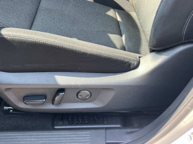 Used 2024 Nissan Rogue SV FWD image 29