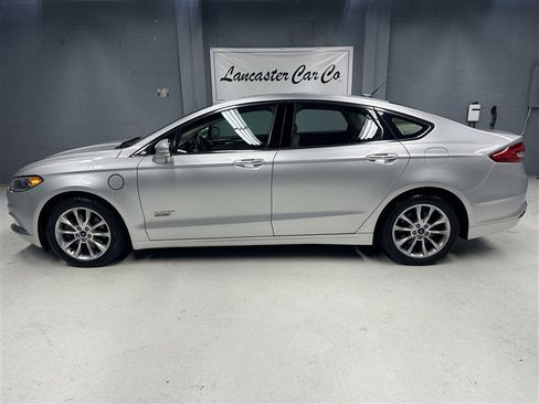 Used 2017 Ford Fusion Energi SE image 5