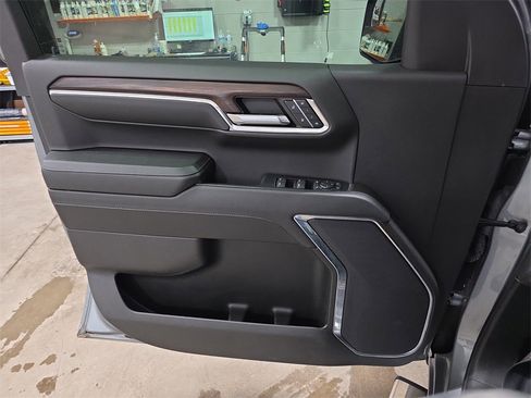 Used 2024 GMC Sierra 1500 SLT image 28