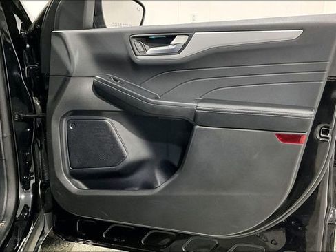 Used 2024 Ford Escape Platinum image 30