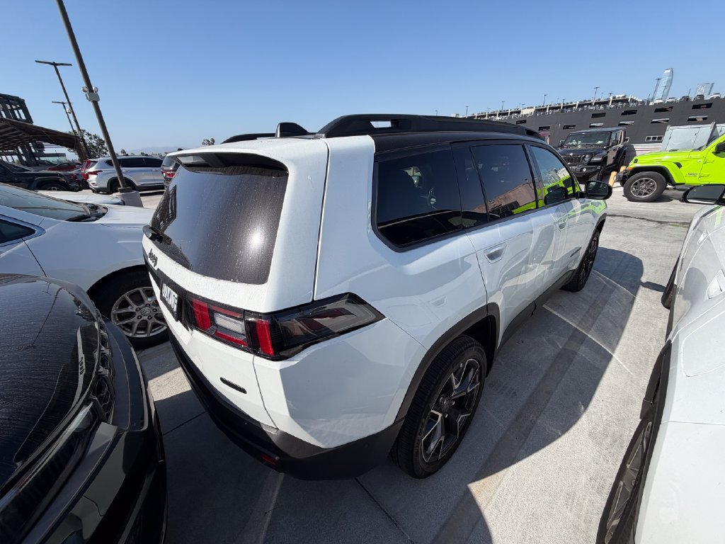 Used 2026 Jeep Cherokee Overland AWD/4WD image 2